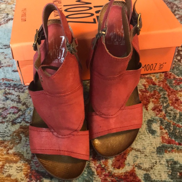 where are miz mooz shoes made